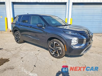 Czwarte zdjęcie samochodu z boku: 2024 MITSUBISHI OUTLANDER SE VIN:JA4J3VA85RZ068598 - miniatura