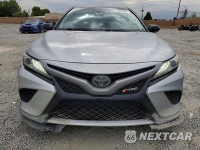 Piąte zdjęcie samochodu w środku: 2019 TOYOTA CAMRY XSE VIN:4T1B61HK3KU283777 - miniatura
