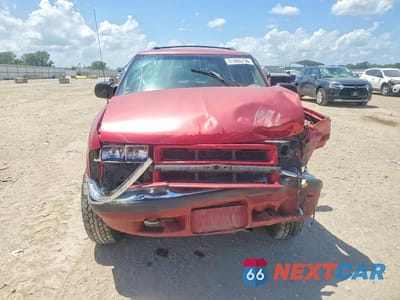 Piąte zdjęcie samochodu w środku: 2001 CHEVROLET BLAZER VIN:1GNDT13W012187218 - miniatura