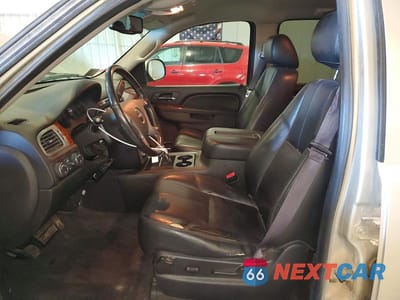 Zdjęcie 7 z 13 samochodu: 2014 GMC YUKON SLT VIN:1GKS2CE02ER223516 - miniatura