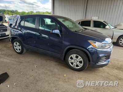 Czwarte zdjęcie samochodu z boku: 2018 CHEVROLET TRAX LS VIN:3GNCJKSB3JL336645 - miniatura