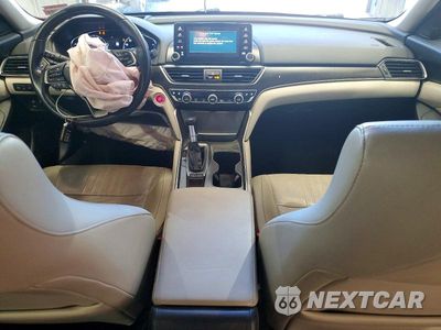 Zdjęcie 8 z 12 samochodu: 2018 HONDA ACCORD TOURING VIN:1HGCV1F93JA039821 - miniatura