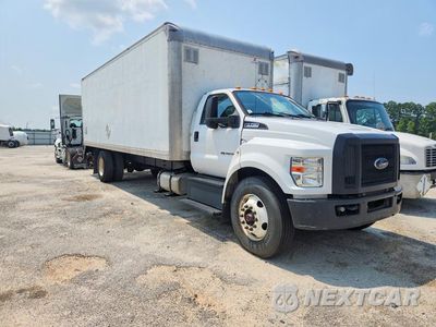 Czwarte zdjęcie samochodu z boku: 2019 FORD F750 SUPER DUTY BOX TRUCK VIN:1FDWF7DCXKDF15634 - miniatura