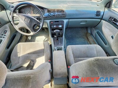 Zdjęcie 8 z 12 samochodu: 1994 HONDA ACCORD EX VIN:JHMCD5652RC081000 - miniatura