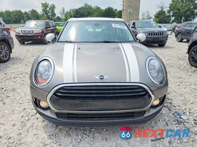 Piąte zdjęcie samochodu w środku: 2017 MINI COOPER CLUBMAN ALL4 VIN:WMWLU1C30H2F28943 - miniatura