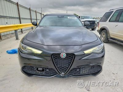 Piąte zdjęcie samochodu w środku: 2019 ALFA ROMEO GIULIA TI VIN:ZARFANBN9K7606667 - miniatura