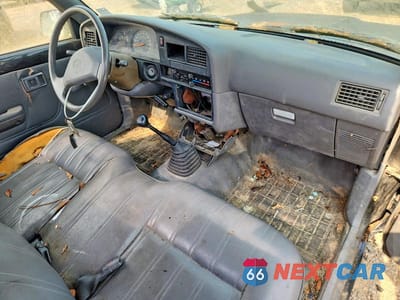Zdjęcie 8 z 12 samochodu: 1993 TOYOTA PICKUP 1/2 TON SHORT WHEELBASE VIN:JT4RN81A4P5162192 - miniatura