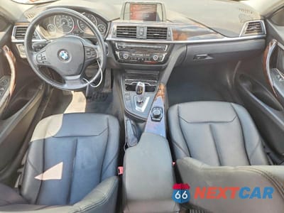 Zdjęcie 8 z 12 samochodu: 2016 BMW 320 XI VIN:WBA8E5G55GNT41150 - miniatura