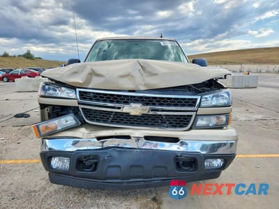 Piąte zdjęcie samochodu w środku: 2006 CHEVROLET SILVERADO K1500 VIN:1GCEK19B06Z268741 - miniatura