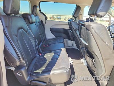 Zdjęcie 11 z 13 samochodu: 2018 CHRYSLER PACIFICA LIMITED VIN:2C4RC1GG3JR245891 - miniatura