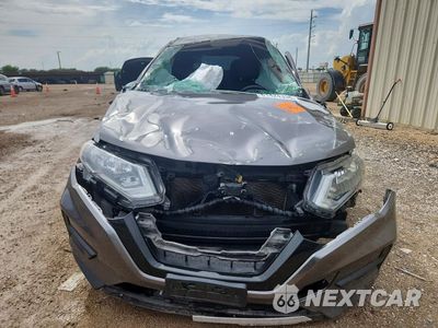 Piąte zdjęcie samochodu w środku: 2019 NISSAN ROGUE SV VIN:KNMAT2MT1KP546649 - miniatura