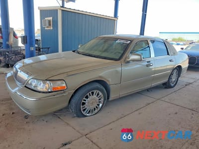 2010 LINCOLN TOWN CAR SIGNATURE LIMITED 2LNBL8CV5AX618936 - główne zdjęcie licytacji z USA - miniatura