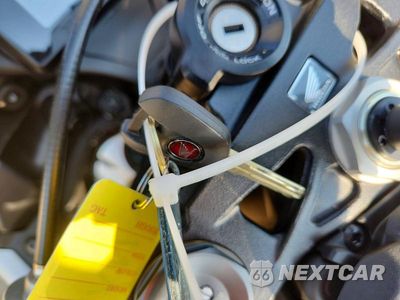 Zdjęcie 8 z 9 samochodu: 2026 HONDA CBR1000 RR VIN:JH2SC7715TK900318 - miniatura