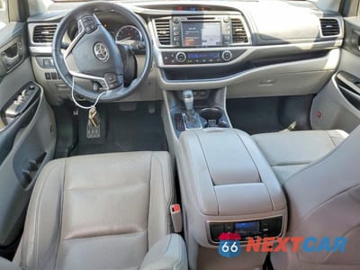 Zdjęcie 8 z 13 samochodu: 2018 TOYOTA HIGHLANDER LIMITED VIN:5TDYZRFH9JS273768 - miniatura