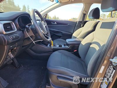 Zdjęcie 7 z 14 samochodu: 2019 KIA SORENTO LX VIN:5XYPGDA39KG505462 - miniatura