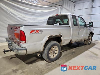 Trzecie zdjęcie samochodu z tyłu: 2004 FORD F250 SUPER DUTY VIN:1FTNX21P74EC68884 - miniatura