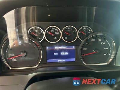 Piąte zdjęcie samochodu w środku: 2022 CHEVROLET SILVERADO LTD K1500 RST VIN:1GCUYEET2NZ192504 - miniatura