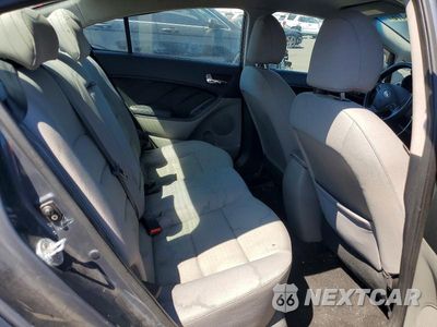 Zdjęcie 10 z 12 samochodu: 2016 KIA FORTE LX VIN:KNAFX4A67G5537393 - miniatura