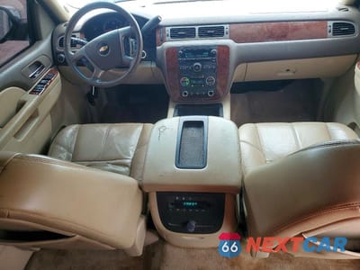 Zdjęcie 8 z 14 samochodu: 2011 CHEVROLET TAHOE C1500 LT VIN:1GNSCBE05BR336415 - miniatura
