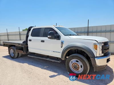 Czwarte zdjęcie samochodu z boku: 2019 FORD F550 SUPER DUTY VIN:1FD0W5HT3KED70306 - miniatura