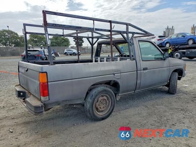 Trzecie zdjęcie samochodu z tyłu: 1992 NISSAN TRUCK SHORT WHEELBASE VIN:1N6SD11S3NC356819 - miniatura