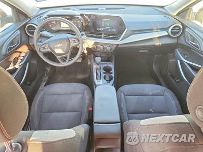 Zdjęcie 8 z 13 samochodu: 2025 CHEVROLET TRAX LS VIN:KL77LFEPXSC188149 - miniatura
