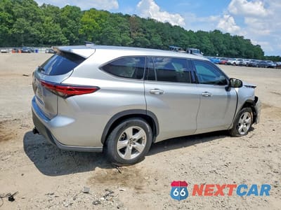 Trzecie zdjęcie samochodu z tyłu: 2022 TOYOTA HIGHLANDER L VIN:5TDCZRAH3NS098697 - miniatura