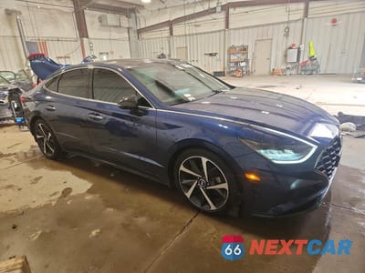 Czwarte zdjęcie samochodu z boku: 2021 HYUNDAI SONATA SEL PLUS VIN:5NPEJ4J20MH098319 - miniatura