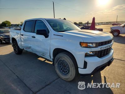 Czwarte zdjęcie samochodu z boku: 2020 CHEVROLET SILVERADO K1500 CUSTOM VIN:1GCPYBEK2LZ371559 - miniatura