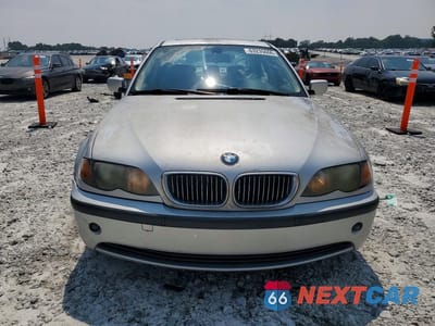 Piąte zdjęcie samochodu w środku: 2004 BMW 325 I VIN:WBAET374X4NJ42238 - miniatura