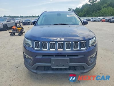 Piąte zdjęcie samochodu w środku: 2018 JEEP COMPASS LATITUDE VIN:3C4NJCBB6JT338882 - miniatura