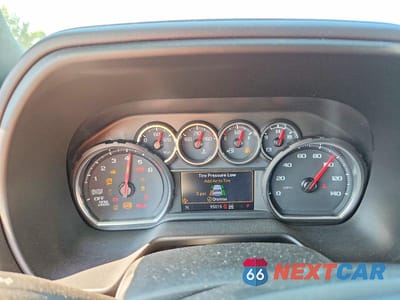 Zdjęcie 9 z 13 samochodu: 2021 CHEVROLET TAHOE K1500 Z71 VIN:1GNSKPKD1MR279429 - miniatura