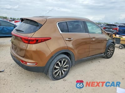 Trzecie zdjęcie samochodu z tyłu: 2019 KIA SPORTAGE EX VIN:KNDPN3AC6K7556673 - miniatura