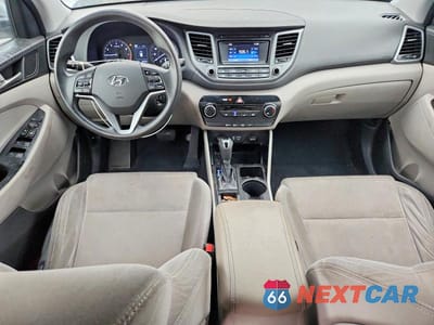 Zdjęcie 8 z 13 samochodu: 2018 HYUNDAI TUCSON SE VIN:KM8J2CA49JU818236 - miniatura