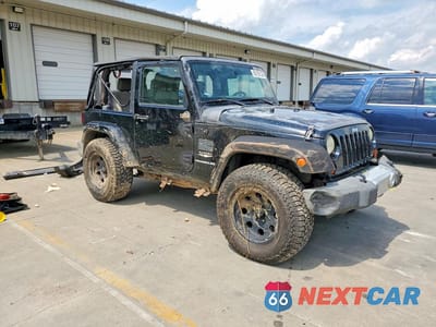 Czwarte zdjęcie samochodu z boku: 2009 JEEP WRANGLER SAHARA VIN:1J4FA54179L700644 - miniatura