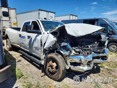 Czwarte zdjęcie samochodu z boku: 2019 RAM 3500 SLT VIN:3C63RRGL2KG580459 - miniatura