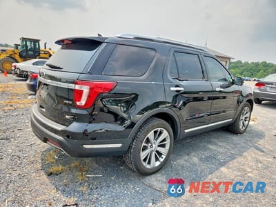Trzecie zdjęcie samochodu z tyłu: 2018 FORD EXPLORER LIMITED VIN:1FM5K8F80JGA15081 - miniatura