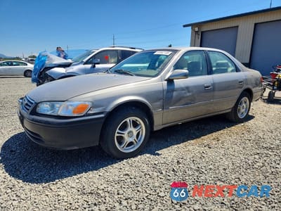 2000 TOYOTA CAMRY CE 4T1BG22K9YU670547 - główne zdjęcie licytacji z USA - miniatura