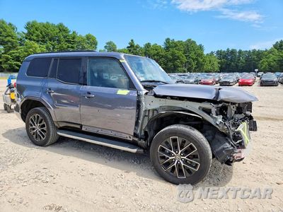 Czwarte zdjęcie samochodu z boku: 2024 LEXUS GX 550 PREMIUM+ VIN:JTJTBCDX5R5033671 - miniatura