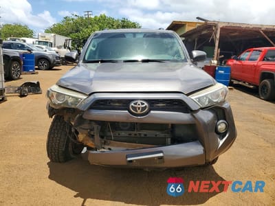 Piąte zdjęcie samochodu w środku: 2019 TOYOTA 4RUNNER VIN:JTEBU5JRXK5665609 - miniatura