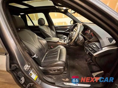 Piąte zdjęcie samochodu w środku: 2015 BMW X5 XDRIVE35D VIN:5UXK54C5XF0N05620 - miniatura