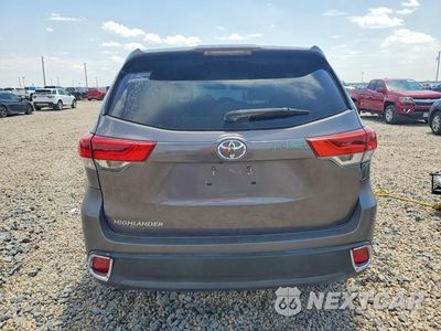 Zdjęcie 6 z 14 samochodu: 2019 TOYOTA HIGHLANDER LE VIN:5TDZARFH7KS047306 - miniatura