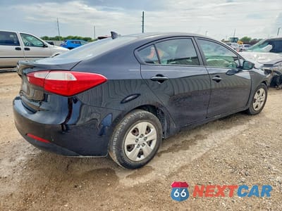 Trzecie zdjęcie samochodu z tyłu: 2016 KIA FORTE LX VIN:KNAFK4A62G5521651 - miniatura