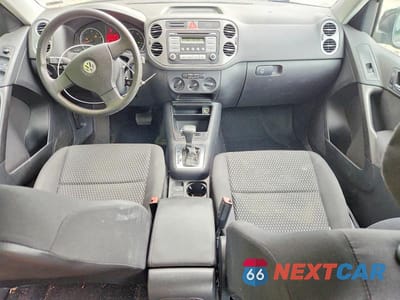 Zdjęcie 8 z 13 samochodu: 2009 VOLKSWAGEN TIGUAN S VIN:WVGAV75N49W512367 - miniatura