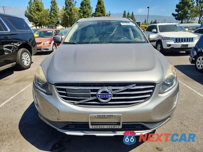 Piąte zdjęcie samochodu w środku: 2016 VOLVO XC60 T5 PLATINUM VIN:YV4612RM1G2810838 - miniatura