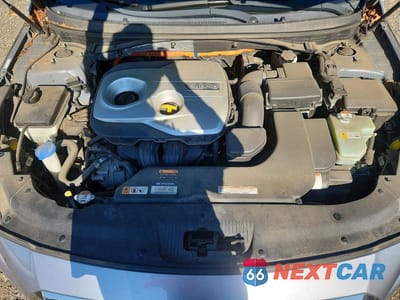 Zdjęcie 11 z 12 samochodu: 2016 HYUNDAI SONATA HYBRID LIMITED VIN:KMHE34L17GA008752 - miniatura