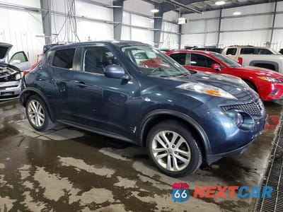 Czwarte zdjęcie samochodu z boku: 2014 NISSAN JUKE SV VIN:JN8AF5MV2ET359933 - miniatura