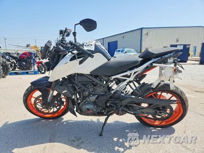 Trzecie zdjęcie samochodu z tyłu: 2022 KTM 390 DUKE VIN:MD2JPJ40XNC236784 - miniatura