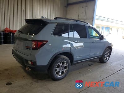 Trzecie zdjęcie samochodu z tyłu: 2022 HONDA PASSPORT TRAIL SPORT VIN:5FNYF8H66NB024725 - miniatura