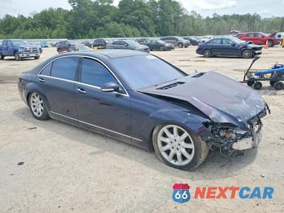 Czwarte zdjęcie samochodu z boku: 2007 MERCEDES-BENZ S 550 VIN:WDDNG71X17A070400 - miniatura
